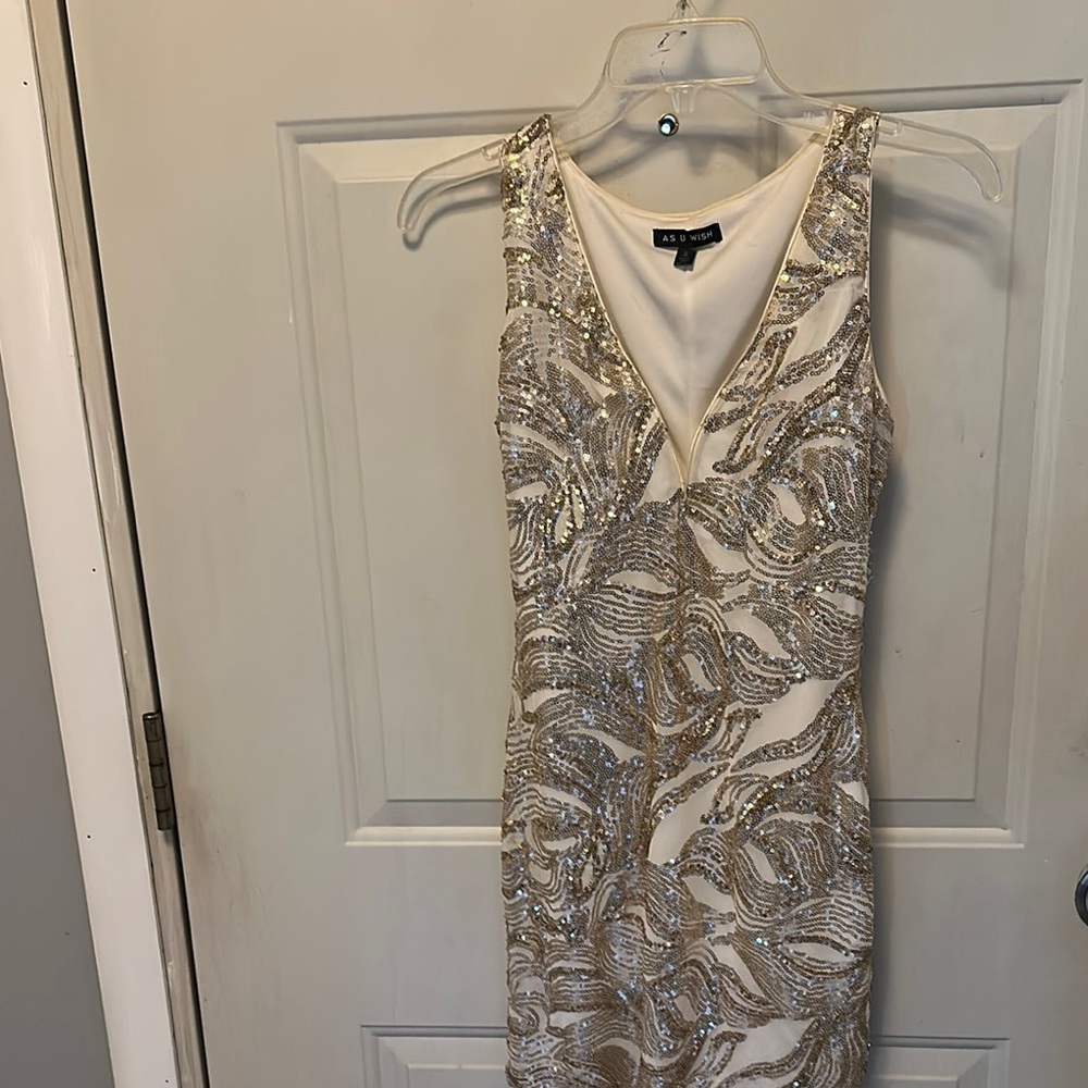 Elegant Gold Sequin Dress